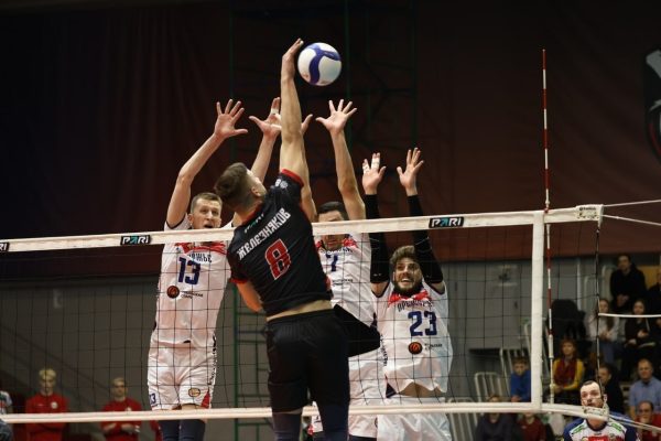 Волейболисты нижегородской АСК разгромили дома «Оренбуржье»