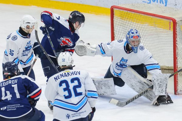 Четвёртую победу подряд одержали хоккеисты нижегородской «Чайки»