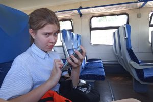 Школьники до 18 лет получили круглогодичную 50% скидку на билеты в поезда