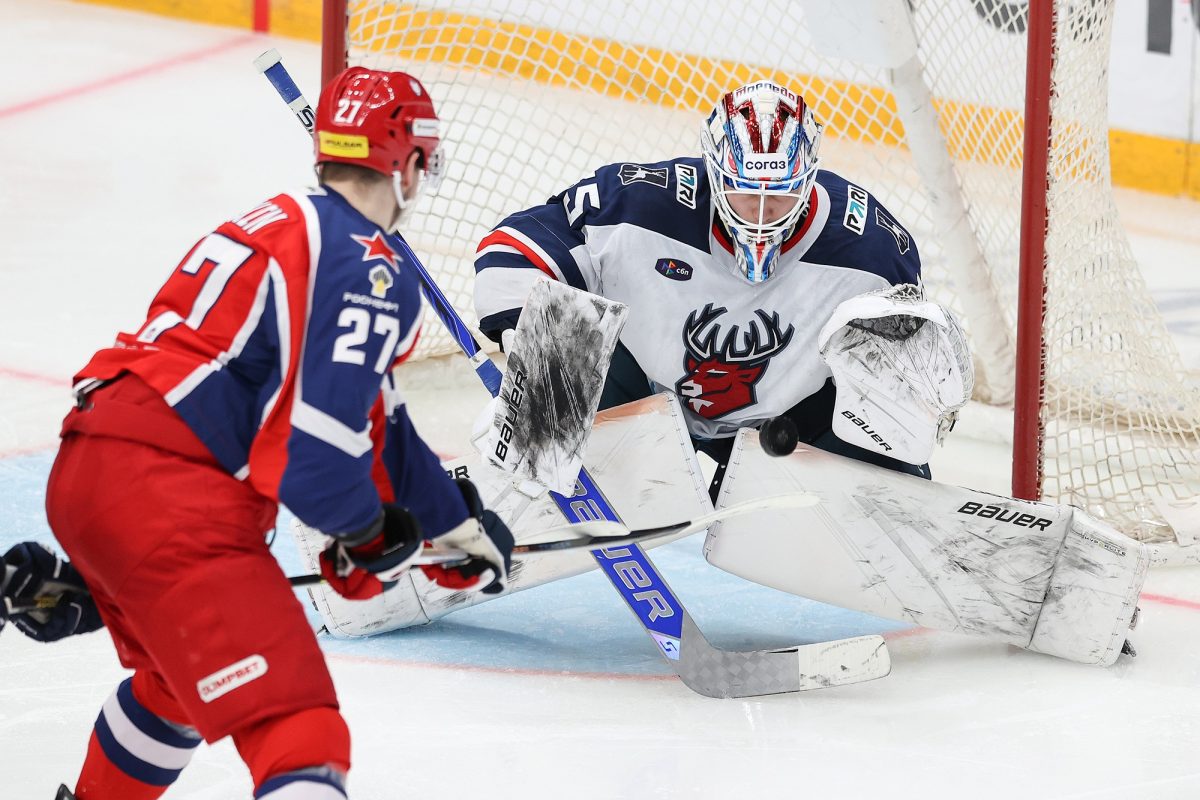 Выездное поражение от ЦСКА потерпели хоккеисты нижегородского «Торпедо»