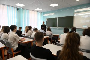 В дзержинских школах стартовал показ фильмов в рамках проекта «Тыловики.рф»