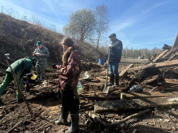 Свалку с опасными деревянными шпалами проверяют в Нижегородской области