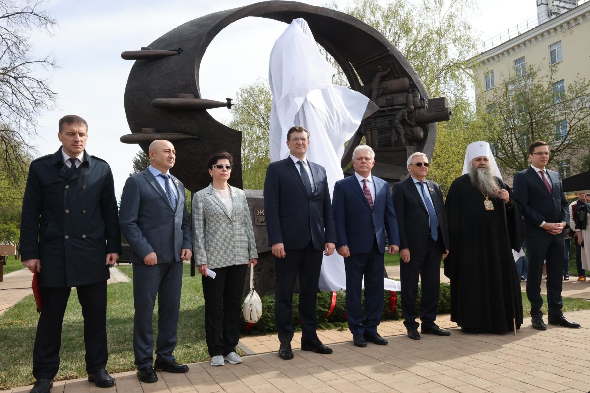 Александр Воложанин