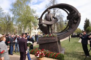 Александр Воложанин