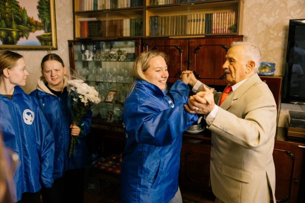 Волонтёры Победы навестили бывших узников фашистских концлагерей