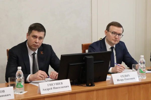 Андрей Гнеушев провел выездное заседание комиссии по поддержке участников СВО