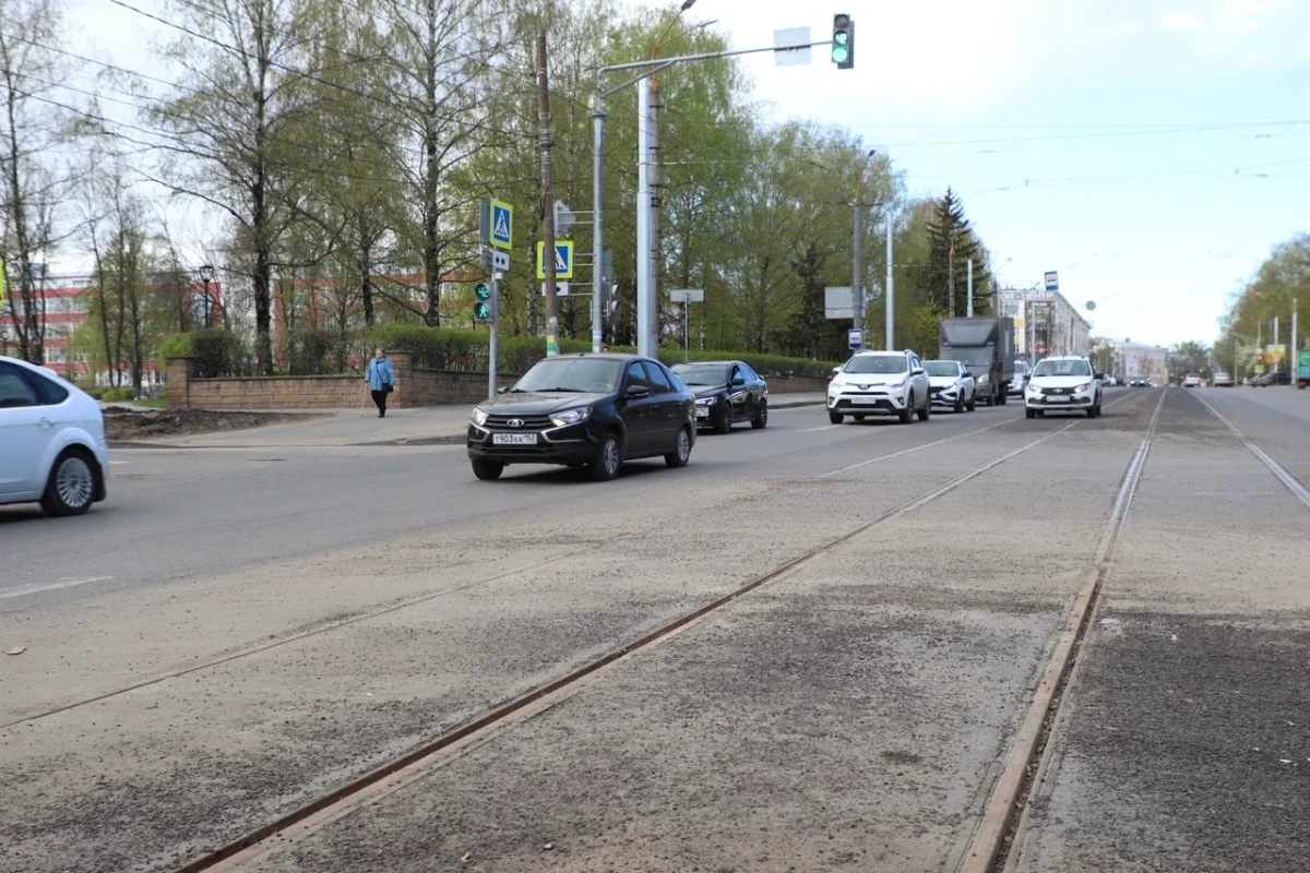 Улицу Бекетова полностью открыли после завершения реконструкции трамвайных путей