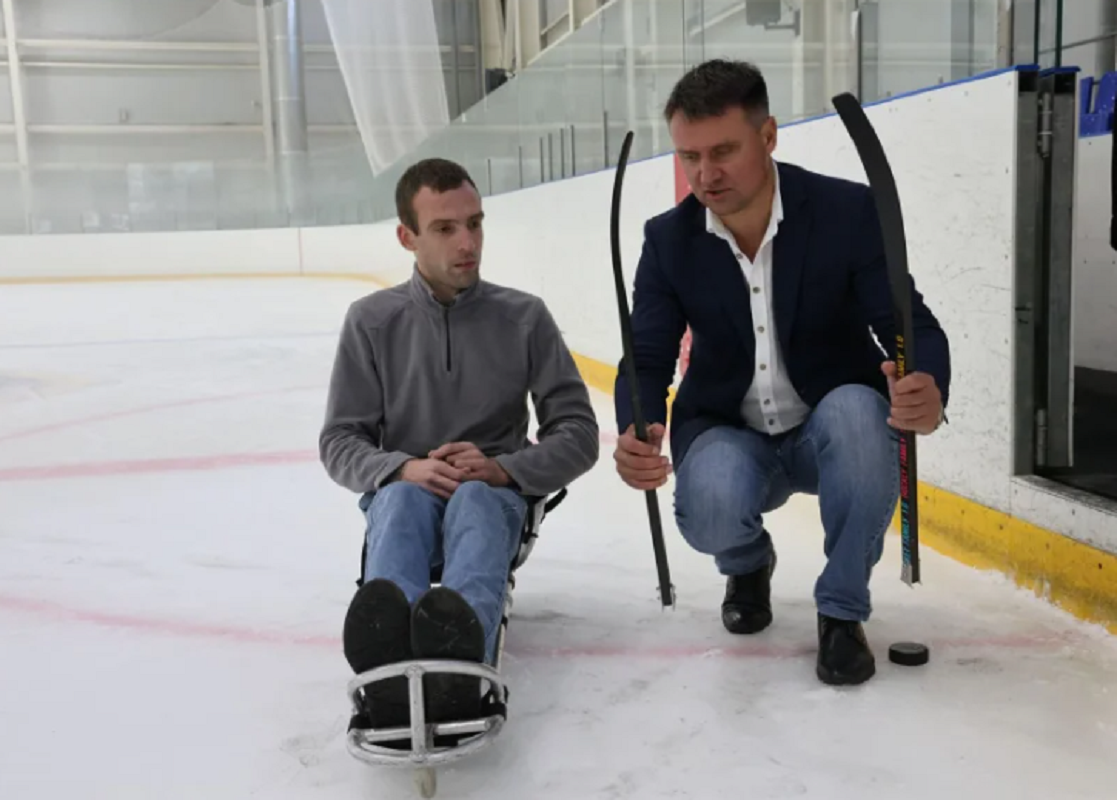 По словам Дмитрия Дронова, адаптивный хоккей в Нижегородской области активно развивается
