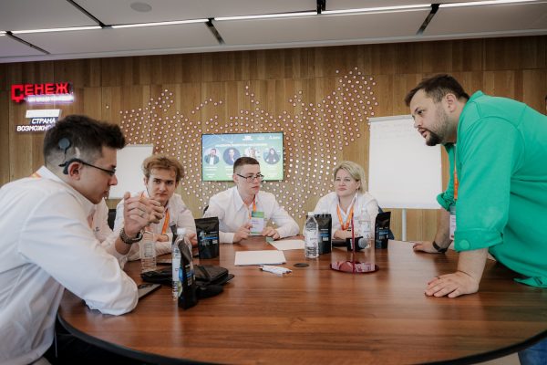 Школьники из Нижнего Новгорода стали призерами проекта Академии лидерства