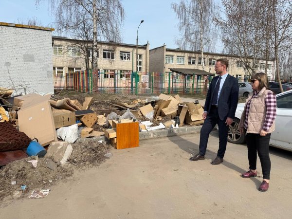 Специалисты Минэкологии проверили качество вывоза мусора в городе Бор