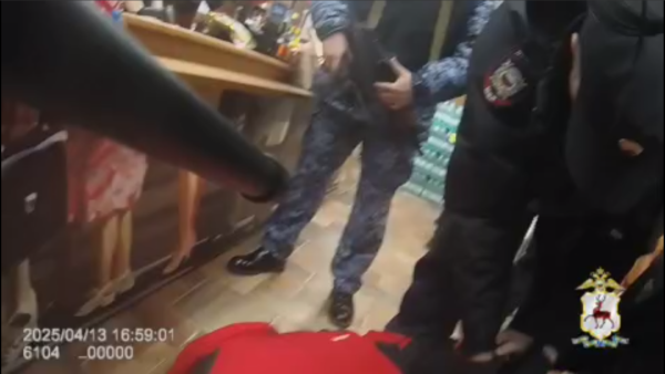 В Кстове мужчина напал на женщину с ребёнком в магазине