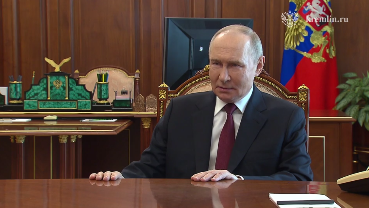 Президент РФ Владимир Путин объявил пасхальное перемирие