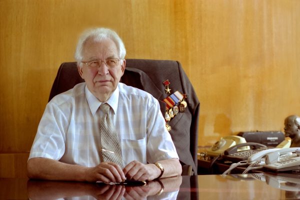 Работники «Гидромаша» отмечают 96-летие Владимира Ильича Лузянина