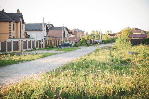 Эксперт Шмурнов рассказал, на что обратить внимание при покупке загородного дома
