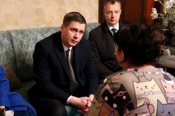 Андрей Гнеушев навестил в Заволжье мать погибшего на СВО&nbsp;бойца