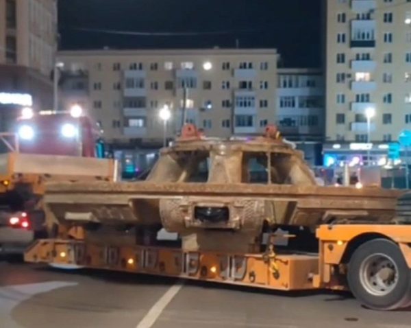 Щит «Владимир» перевезли на стартовый котлован на площади Сенной