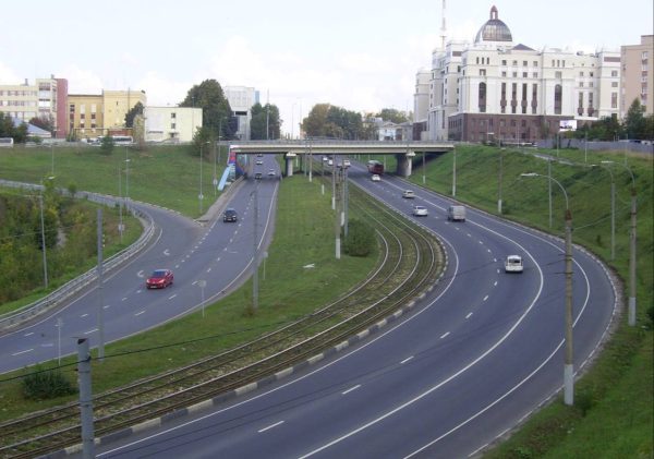 Нижегородцев массово штрафуют за езду по «выделенке» на Окском съезде
