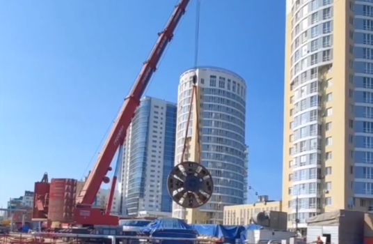 50-тонный ротор спустили к месту старта второго тоннеля будущего метро