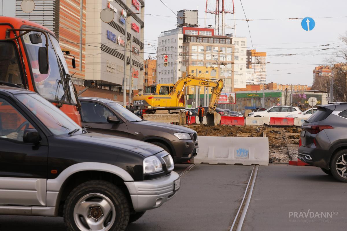 Пробки в 8 баллов сковали улицы Нижнего Новгорода в понедельник утром