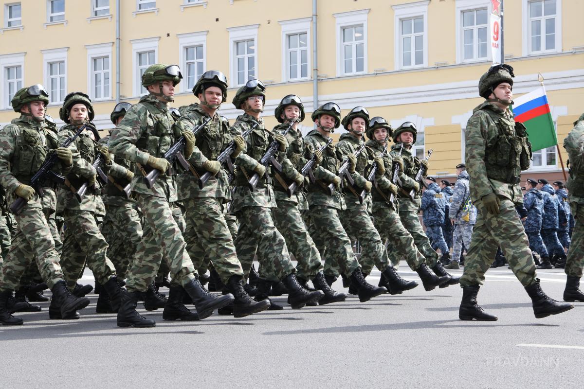Парад Победы стартовал в Нижнем Новгороде