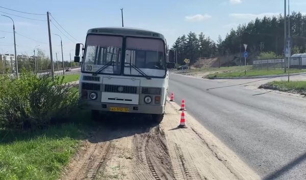Водитель маршрутки оказался под колесами собственного авто в Дзержинске