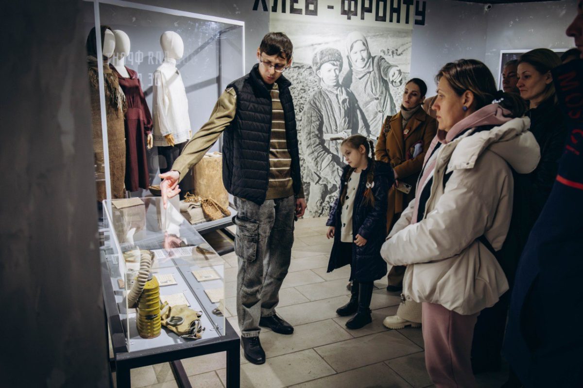 В Зачатской башне открылась выставка «Победа ковалась в бою и труде»