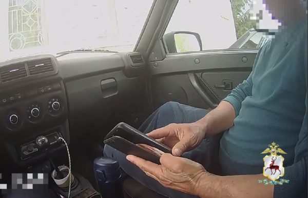В Шатках иностранный гражданин задержан за попытку дать взятку полицейскому