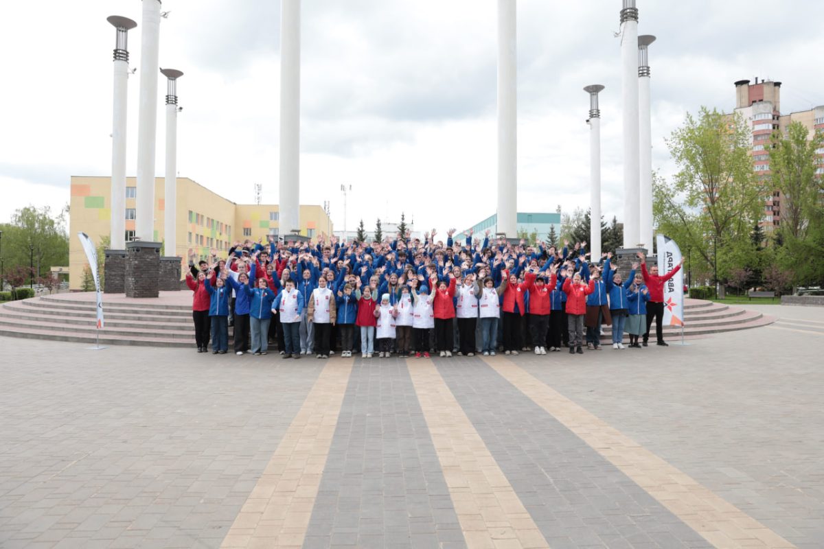 Более 150 молодых людей исполнили песню «День Победы» в Нижнем Новгороде