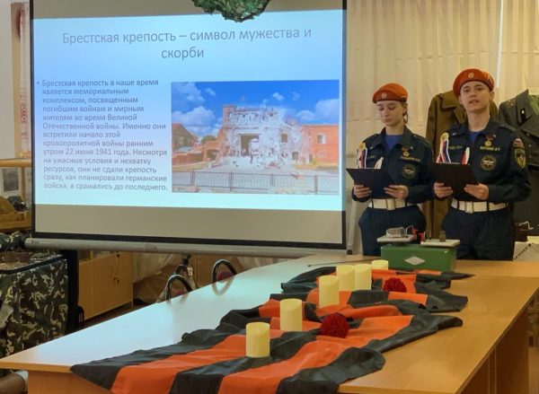 Школьники, побывавшие в Беларуси благодаря проекту «Уроки с путешествием», делятся впечатлениями с учениками младших классов