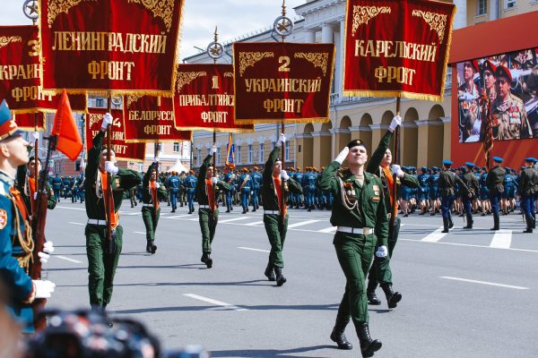 Опубликованы фото с Парада Победы в Нижнем Новгороде