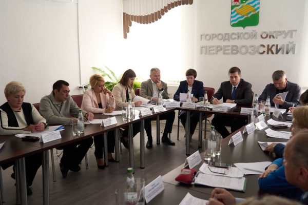 Андрей Гнеушев провел заседание по поддержке участников СВО в Перевозском округе