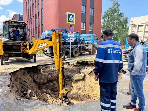 Провал грунта на улице Ковалихинской устранят сегодня до конца дня