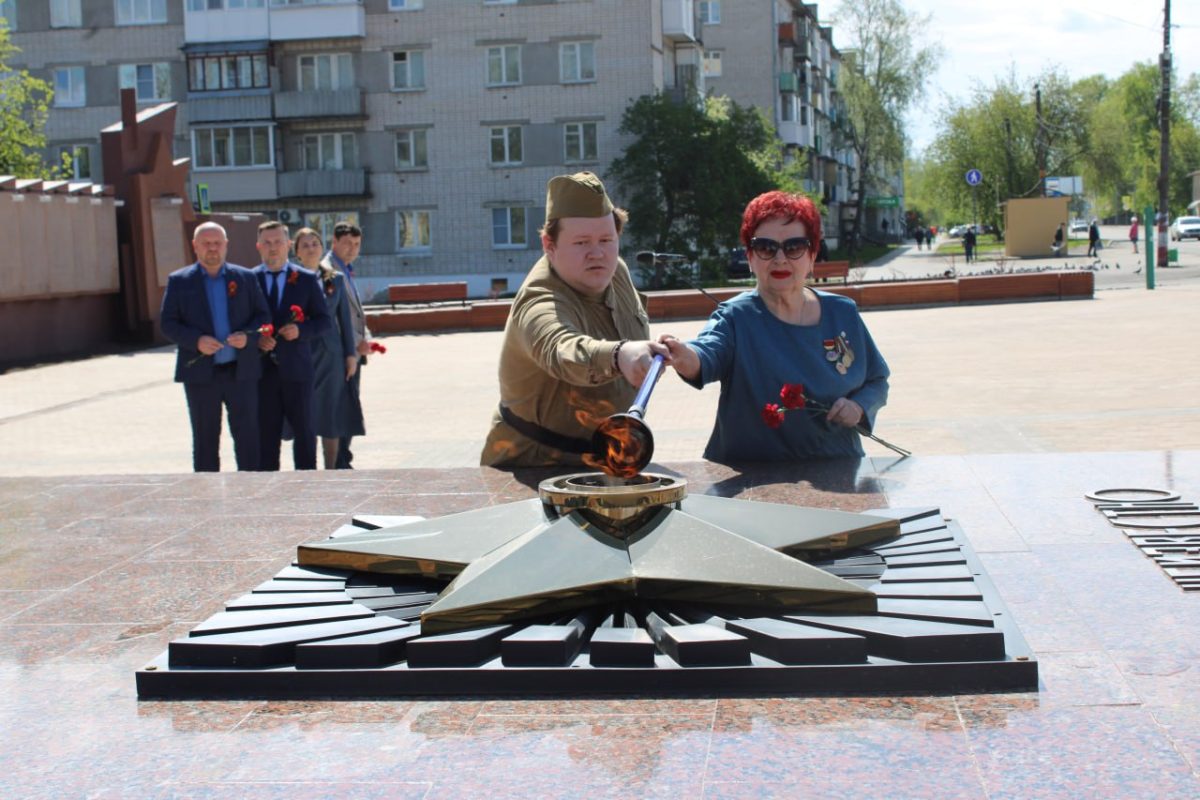 В Балахне после реконструкции открыли мемориальный комплекс с Вечным огнём