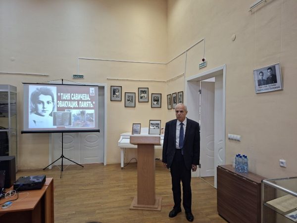 В Шатковский музей передали цифровые копии документов семьи Тани Савичевой