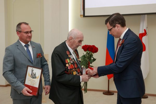30 нижегородцев получили звание «Почетный ветеран города Нижнего Новгорода»