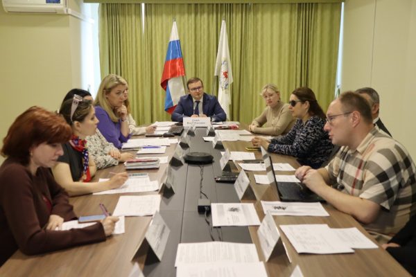 100 социальных нянь выйдут на работу в регионе