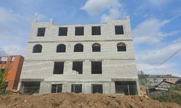 Флаг СССР установят на строящемся здании Сталин-центра 9 мая