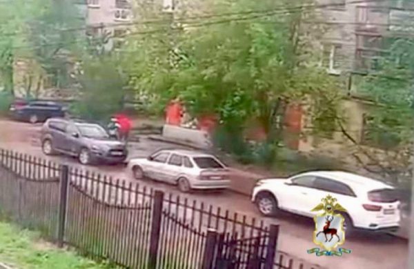 В Нижнем Новгороде полиция разыскивает подозреваемого, напавшего на ребёнка
