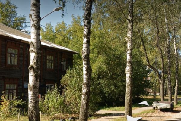 «Стены в трещинах, полы прогнили»: нижегородцы ждут переселения из опасного дома по улице Орджоникидзе