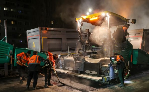 Укладку асфальта на проспекте Ленина хотят завершить с опережением сроков