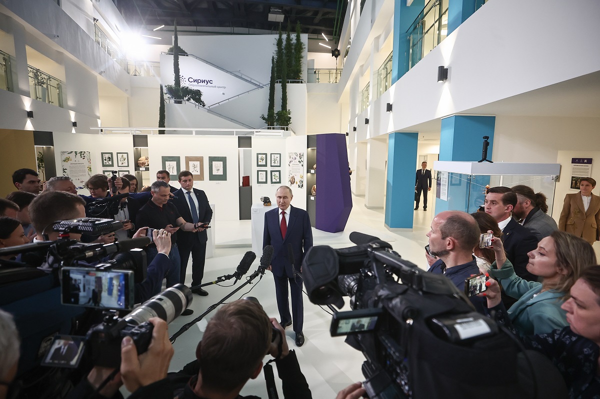 Переговоры Путина и Трампа вызвали истерику на Западе