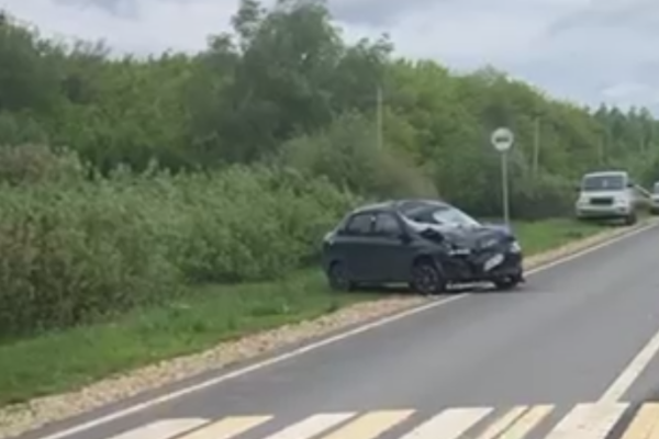 15-летний школьник на мопеде погиб после столкновения с легковушкой