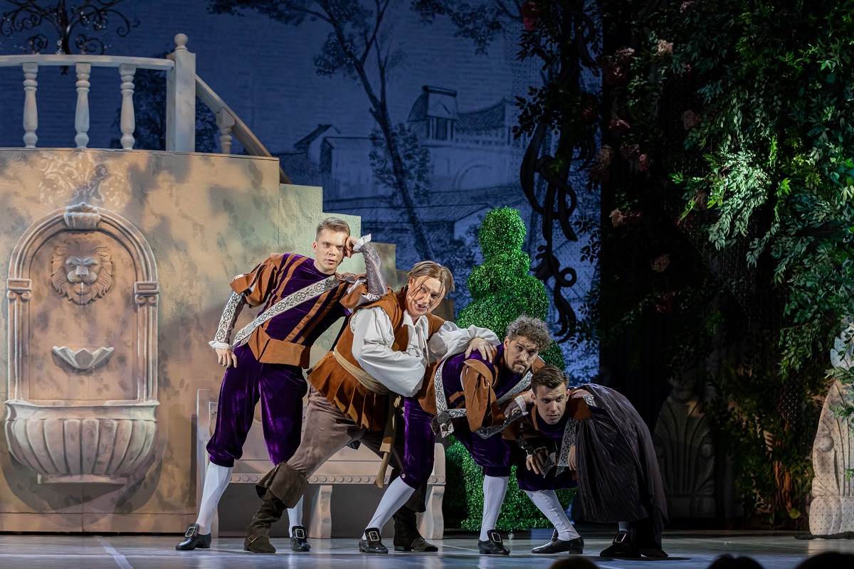 Александр Квартников