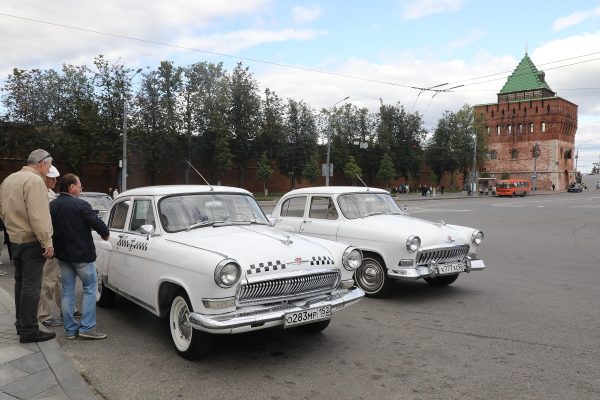 Таксисты пересядут на отечественные автомобили: изменятся ли цены на поездки