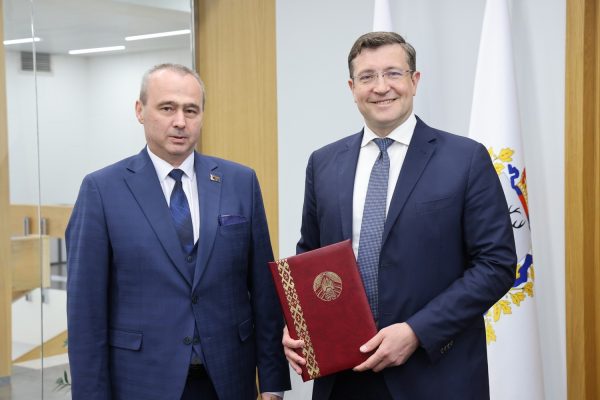 Глеб Никитин встретился с генконсулом Республики Беларусь Олегом Швецом