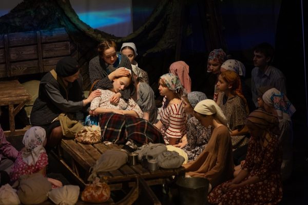 Спектакль «1942 «Операция «Дети» к юбилею Победы представил театр «Вера»
