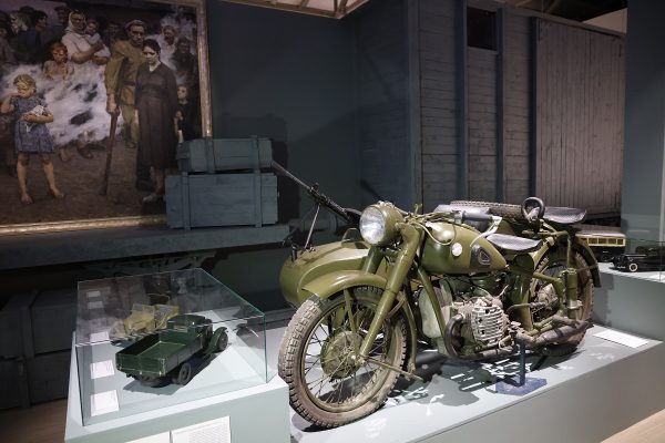 Выставка «Великая страна — Великая Победа. 1941 – 1945» открылась в Манеже