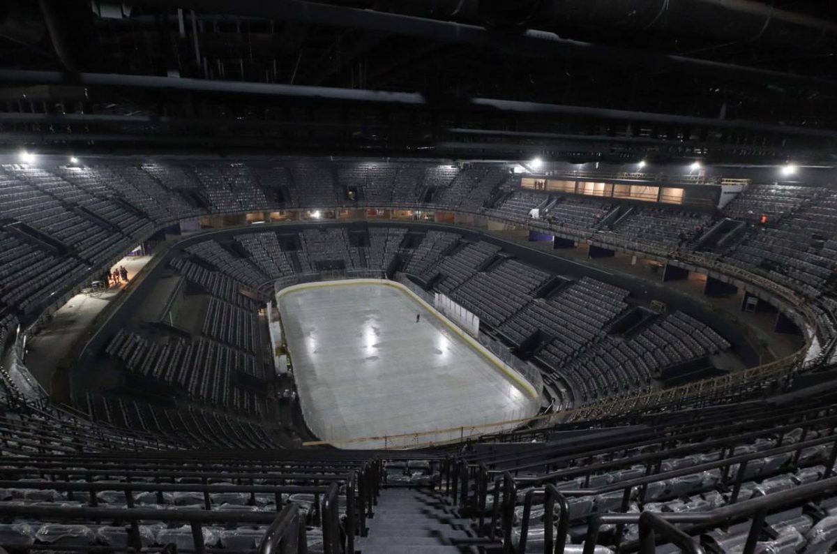 К заливке льда приступили на нижегородской Ледовой арене