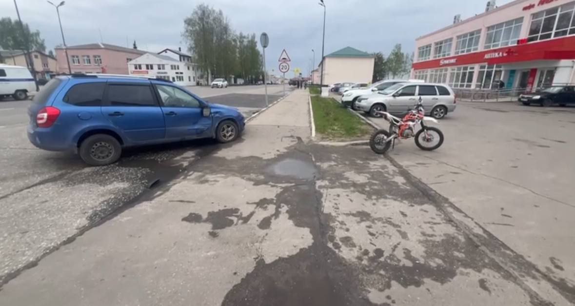 Подростки на мотоцикле попали в аварию в Урене