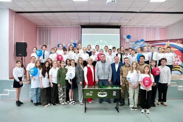 В Нижегородской области в школах открыты более 200 парт Героев